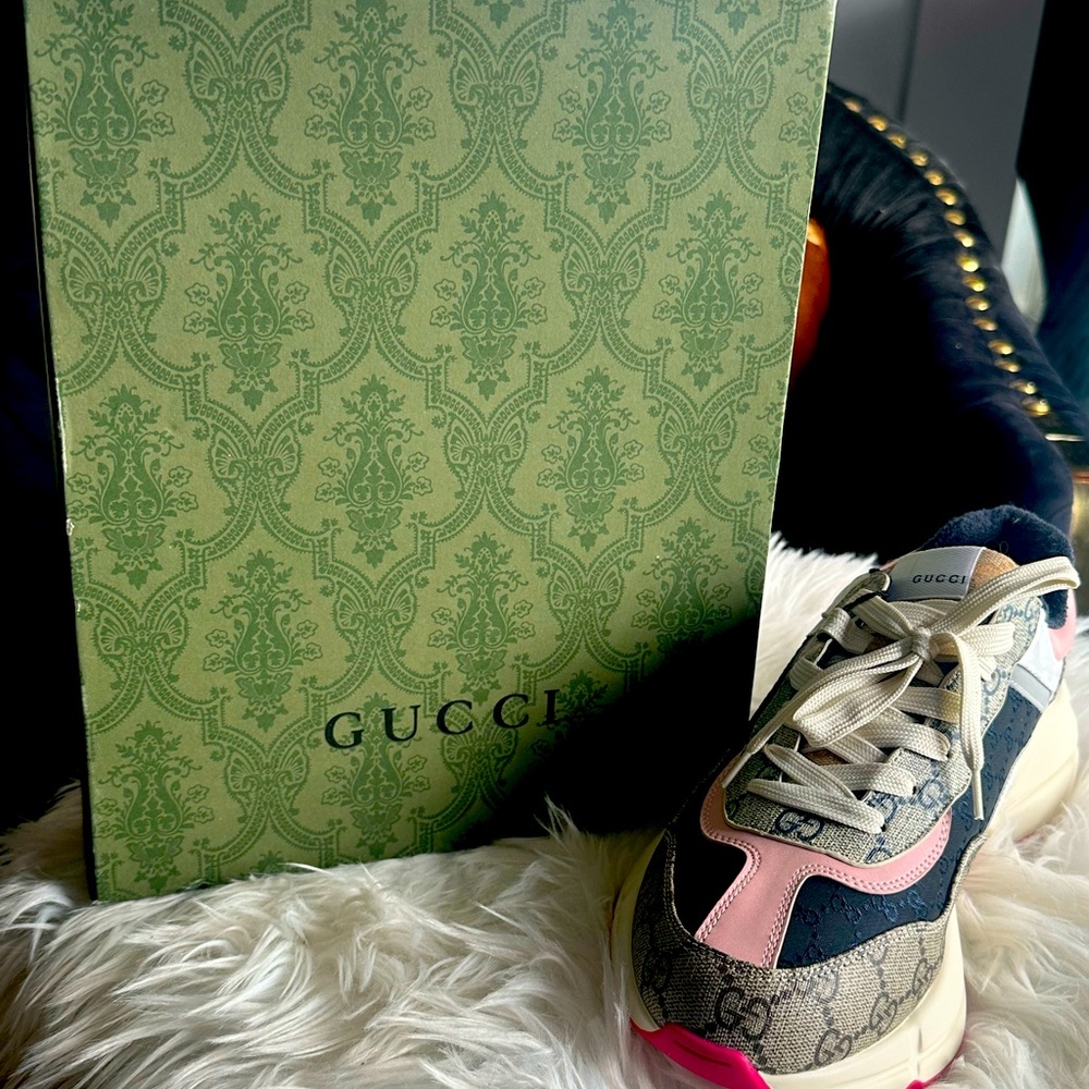 Women Gucci shoes